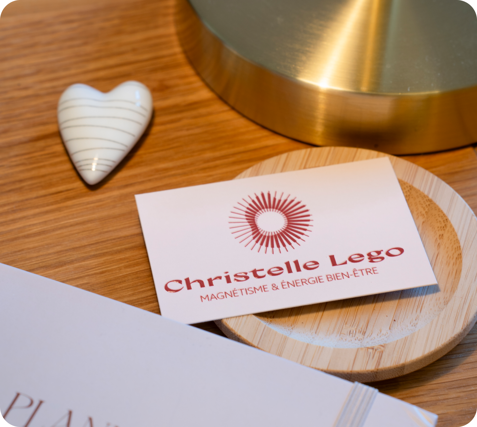 Christelle Lego est une magnétiseuse énergéticienne, installée au cœur du Mans.